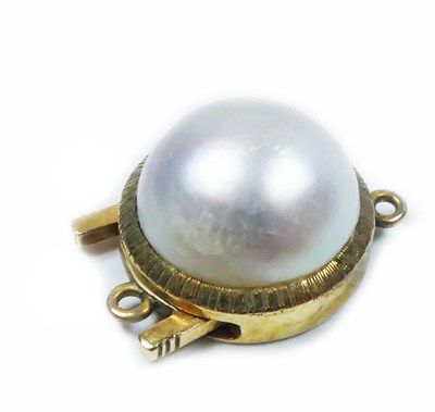 Lot 359 - Mabe Pearl clip.