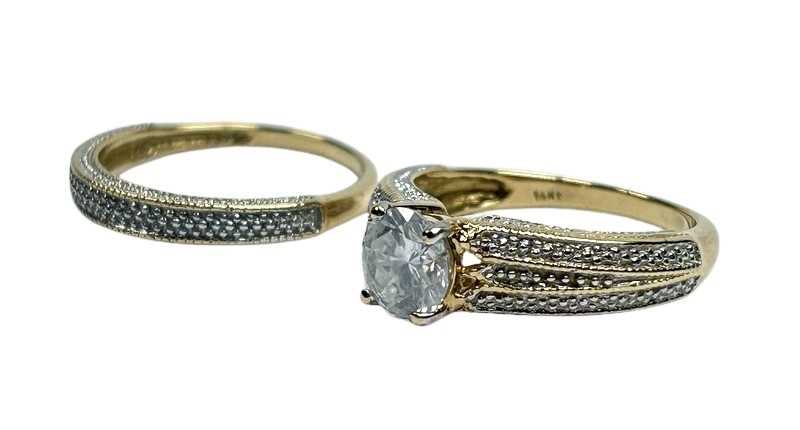 Lot 18 - Diamond Ring and Wedding Ring.