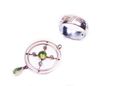 Lot 68 - 9ct Band & Peridot Pendant.
