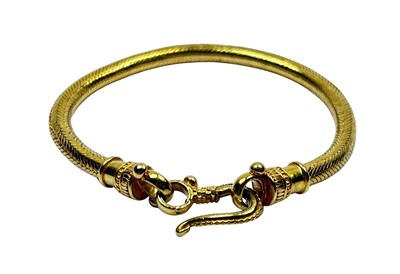 Lot 57 - Round Serpent Link Bracelet.