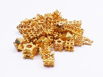 Lot 52 - Gold Beads.