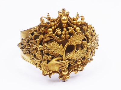 Lot 42 - Pinchbeck Bangle.