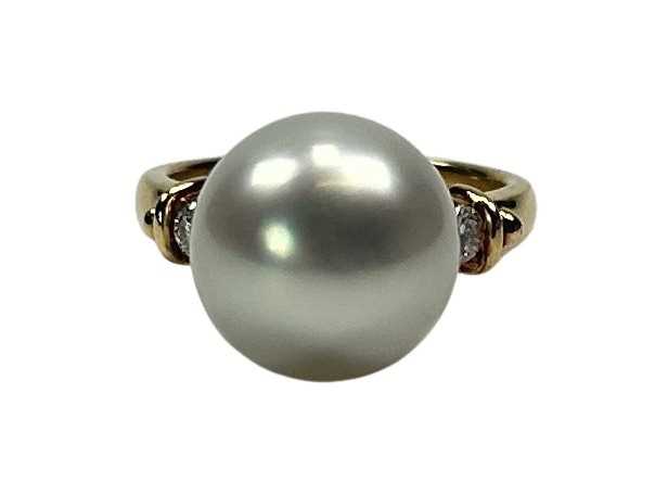 Lot 45 - Quality South Sea Pearl Ring.