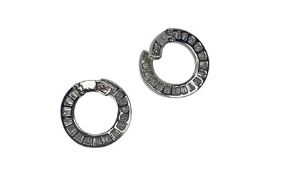 Lot 44 - Circular Designed Earring.