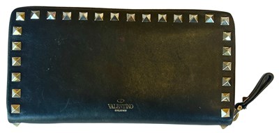 Lot 152 - Valentino Garavani Rockstud Purse.