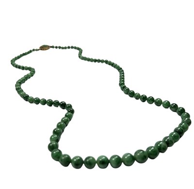 Lot 14 - Jade Bead Strand.