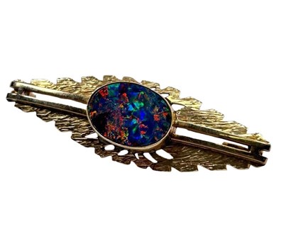 Lot 15 - Oval Opal Brooch.