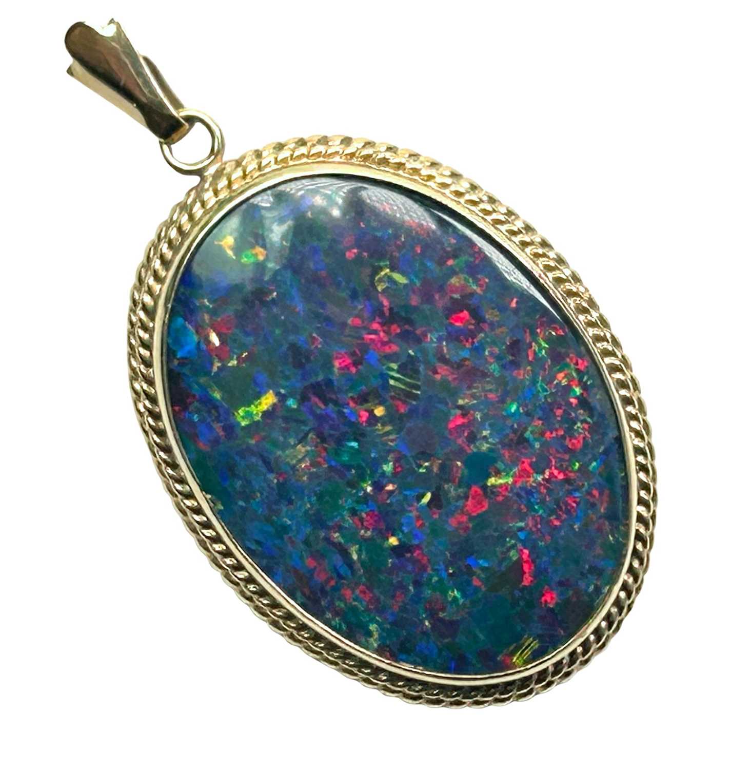 Lot 230 - Oval Opal Pendent.