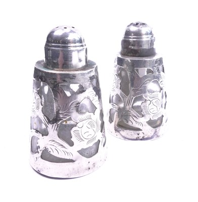Lot 290 - Salt and Pepper Shakers