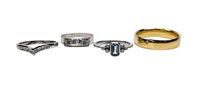 Lot 23 - A Small Collection of Rings.