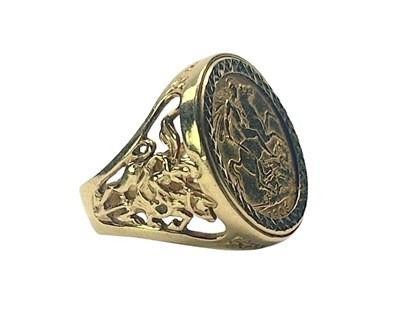 Lot 87 - Half Sovereign Ring.