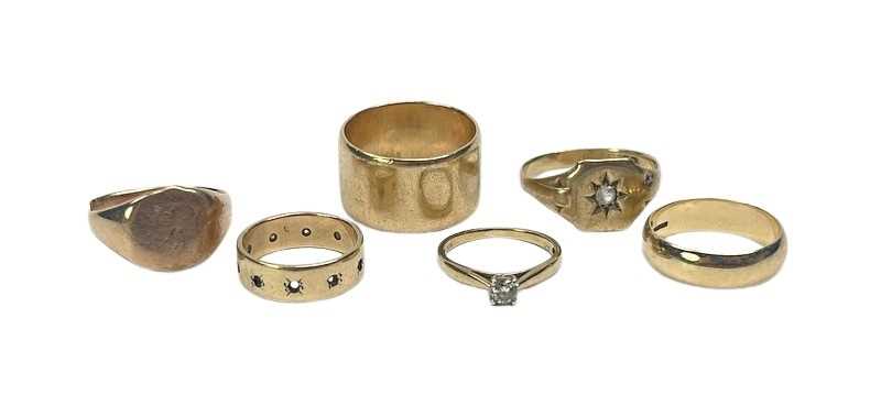 Lot 82 - Six Yellow Gold Rings.