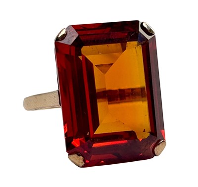 Lot 92 - Dress Ring with Large Orange Coloured Gem.
