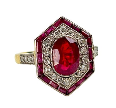 Lot 274 - 1x Ruby Diamond Ring.