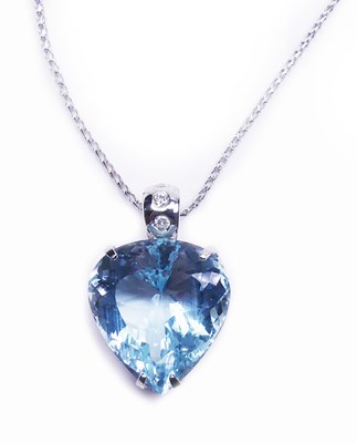 Lot 177 - Alluring Aquamarine Pendant.