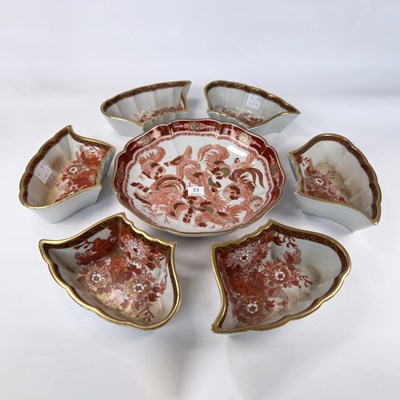 Lot 191 - Set of 6 x Japanese Kutani ware 'scallop' shaped bowls - can be arranged into a circle.