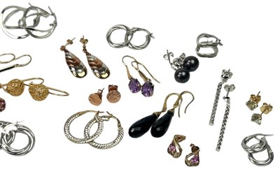 Lot 185 - A Collection of Gold Earrings.