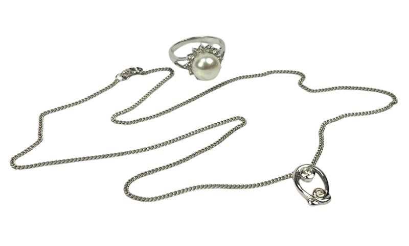 Lot 184 - Pearl and Diamond Ring with Pendant and Chain.