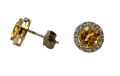 Lot 182 - Stud Earrings.