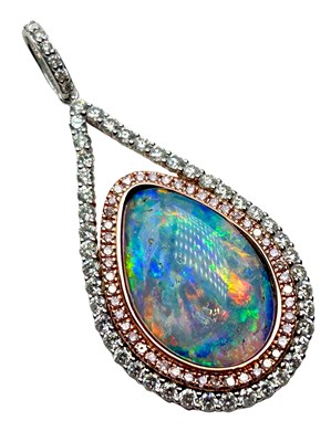 Lot 311 - A lighting Ridge Opal Pendant