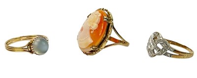 Lot 243 - Yellow Gold Rings.