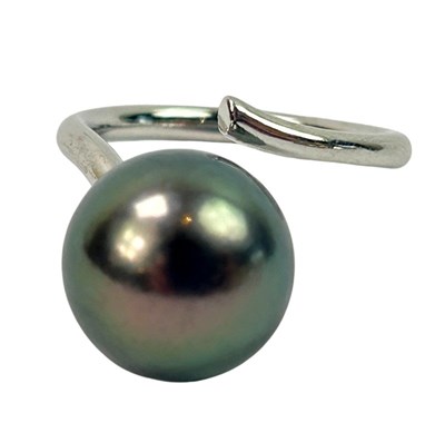 Lot 233 - Black South Sea Cultured Pearl.