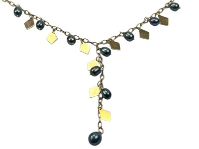 Lot 192 - Yellow Gold Pearl Necklet.