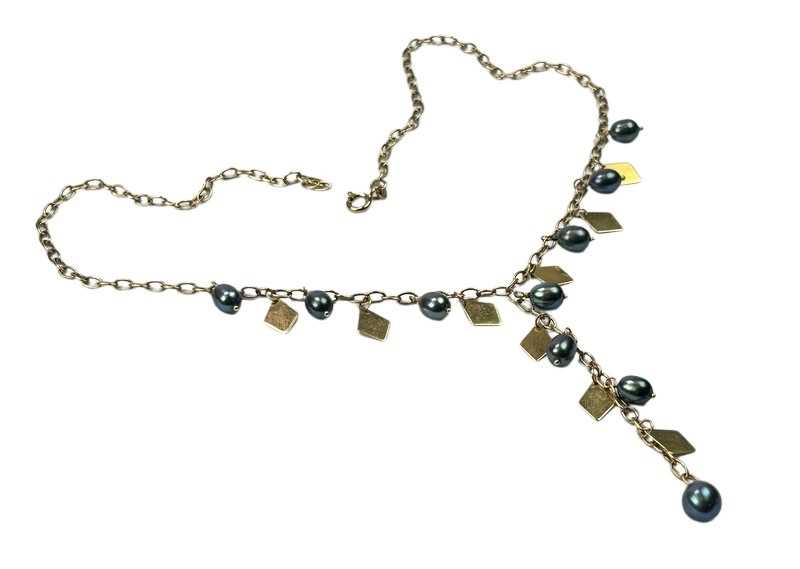 Lot 192 - Yellow Gold Pearl Necklet.