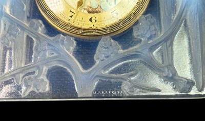 Lot 141 - Lalique Glass Desk Clock.
