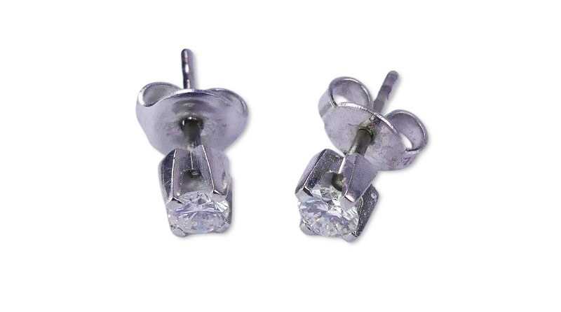 Lot 281 - Diamond Studs.