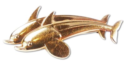 Lot 234 - 18ct Dolphin Brooch.