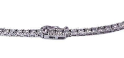 Lot 198 - Diamond Necklace.