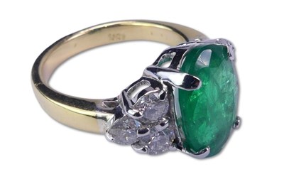 Lot 258 - Zambian Emerald Ring.