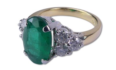 Lot 258 - Zambian Emerald Ring.