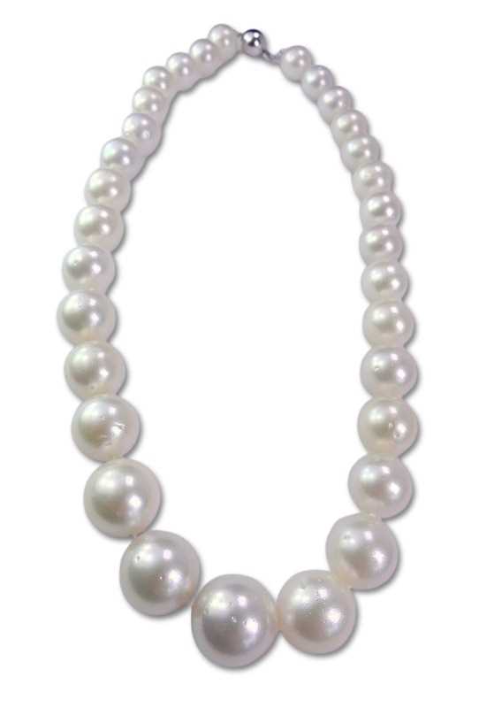 Lot 283 - Strand of South Sea Pearls.