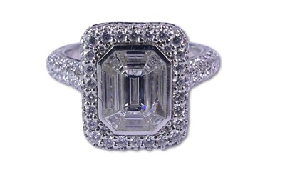 Lot 264 - Composite Cut Diamond Ring.