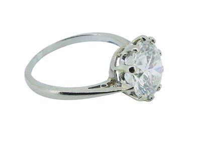 Lot 17 - Scintillating Solitaire Diamond Ring.