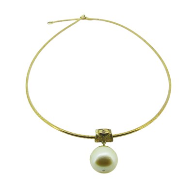 Lot 223 - Pearl Pendant with Chain.