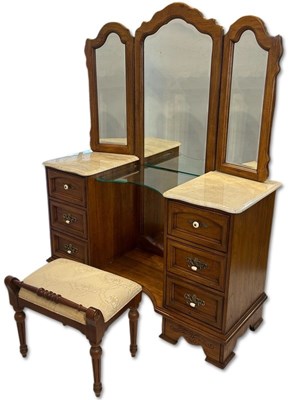 Lot 142 - Thomasville Dressing Table with Stool.