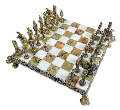 Lot 182 - A Giuseppe Vasari Chess Set.