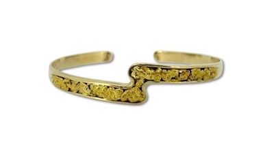 Lot 414 - A Handcrafted 9ct and 18ct Cuff Bangle.
