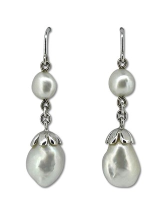Lot 340 - Keshi Pearls Drops.