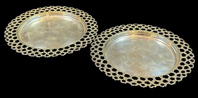 Lot 7 - Small Pair of Stuart Devlin Plates.