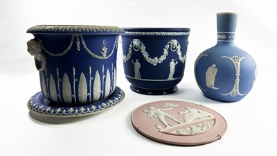 Lot 140 - 4 x Wedgwood or Wedgwood Jasperware Style Items.