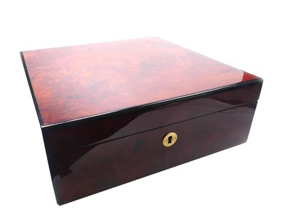 Lot 370 - Watch Box.