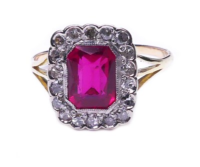 Lot 305 - 14ct Yellow Gold Ruby & Diamond Ring.