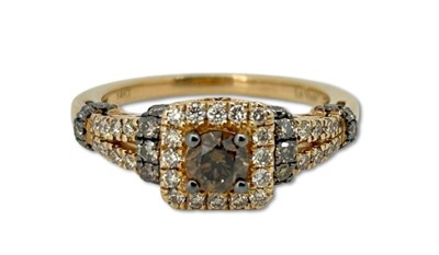 Lot 317 - Diamond Ring.