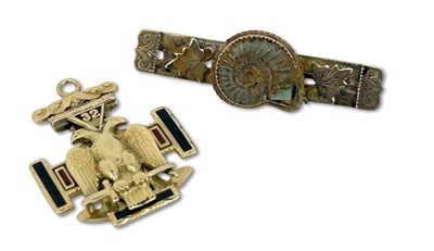 Lot 410 - 9ct Brooch and Pendant.