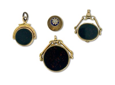 Lot 449 - Four 15ct Yellow Gold Items.
