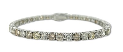Lot 423 - Diamond Tennis Bracelet.